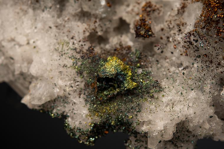 QUARTZ with TETRAHEDRITE, CHALCOPYRITE, CALCITE and DOLOMITE